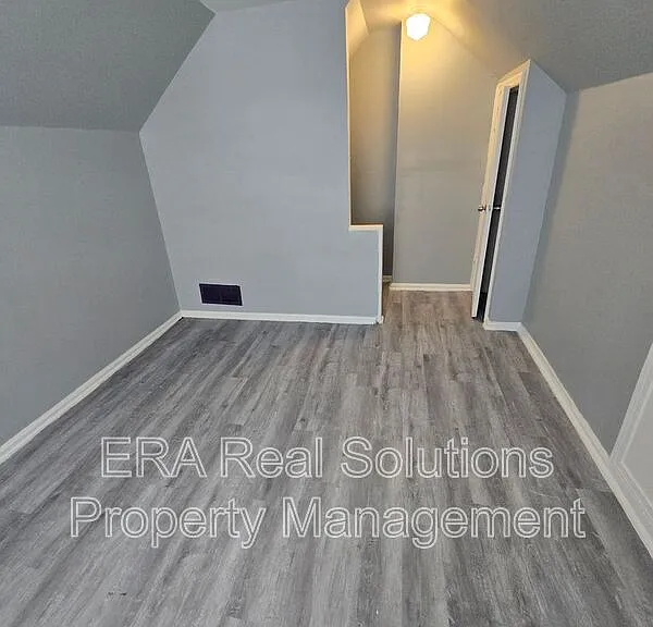 2065 W Mound St — Photo 18