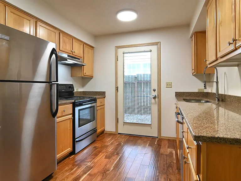 Hays Apartments — Photo 9