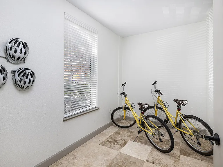 Monterra Las Colinas Apartments — Photo 17