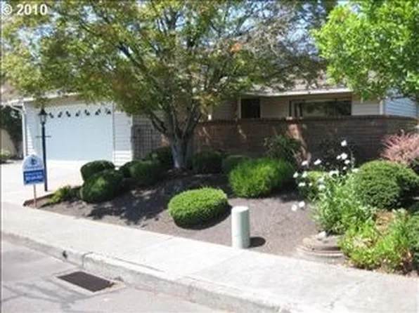 15461 SW Summerfield Ln, Tigard, OR 97224