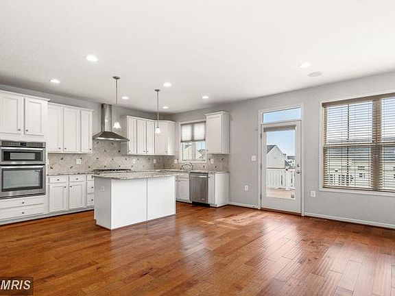 Kitchen and Family Room door to huge deck