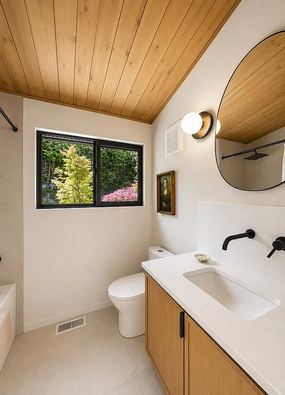 7936 Seward Park Ave S — Photo 1