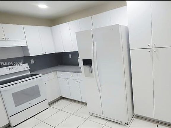 3rd image of 784 NW 135th Ct #0