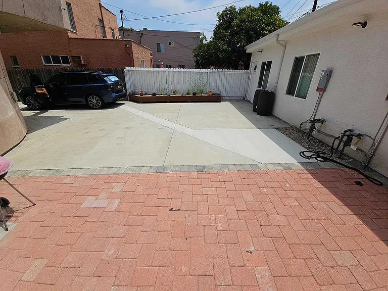 S La Peer Dr — Photo 14