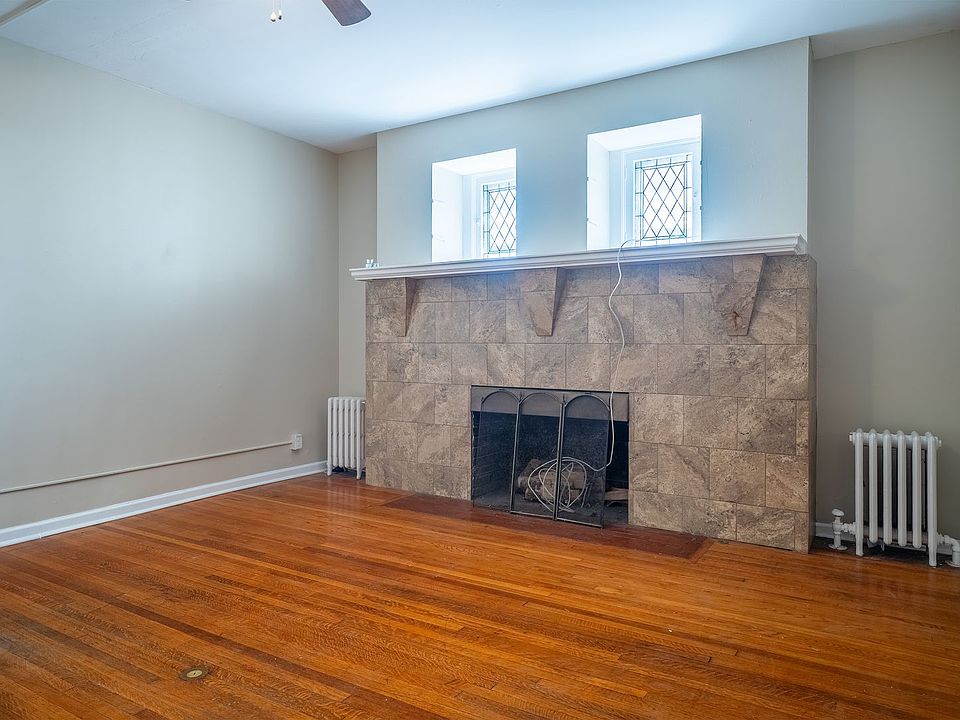 1st image of 398 Linwood Ave APT 2
