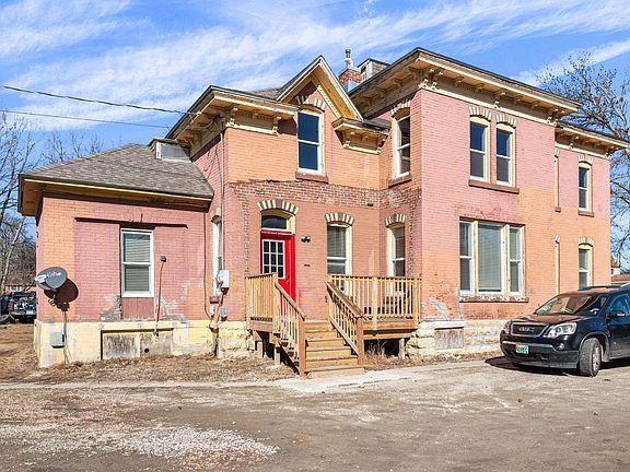 4th image of 416 S Oak Ave