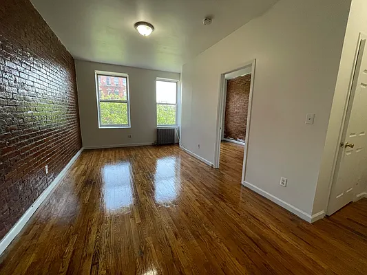 Rented by SAFEGUARD REALTY PARTNERS LLC | media 11