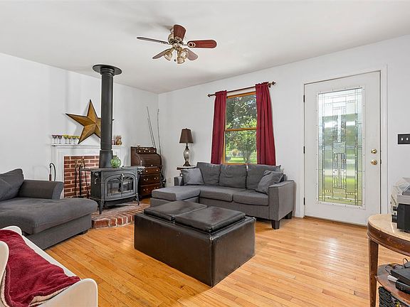 3rd image of 106 Delair Rd