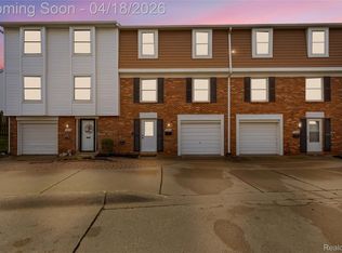 37816 Charter Oaks Blvd, Clinton Township, MI 48036