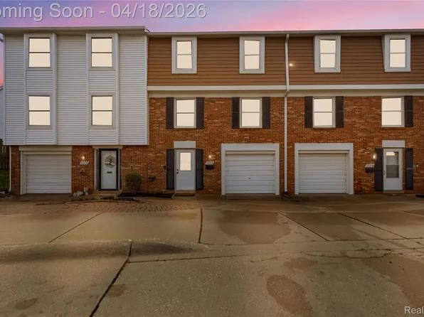 37816 Charter Oaks Blvd, Clinton Township, MI 48036