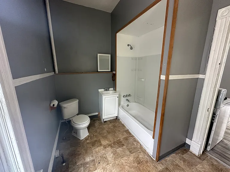 164 Elk St — Photo 5