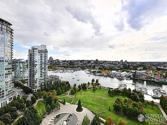 4th image of 583 Beach Cres #2106