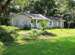 3626 Walsh St, Bacliff, TX 77518