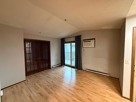 3rd image of 2120 Ridge Dr APT 31