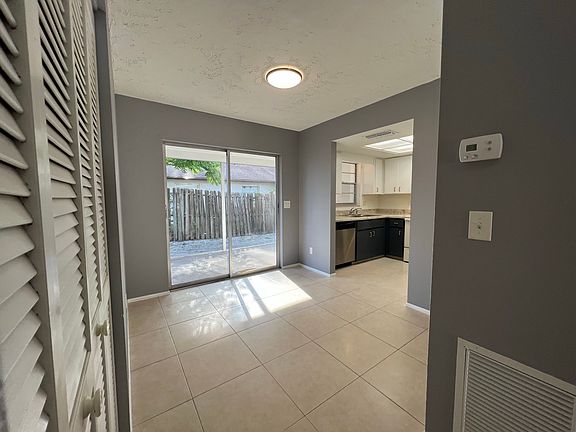 3rd image of 2781 Dueby St