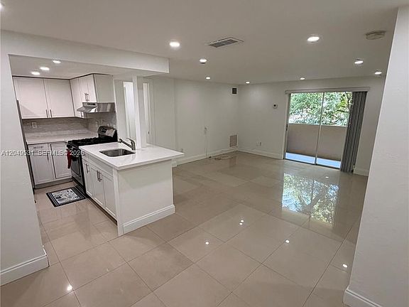 2nd image of 2201 Brickell Ave APT 47