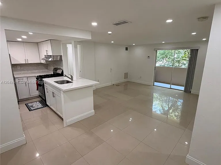 2201 Brickell Ave #47 — Photo 2