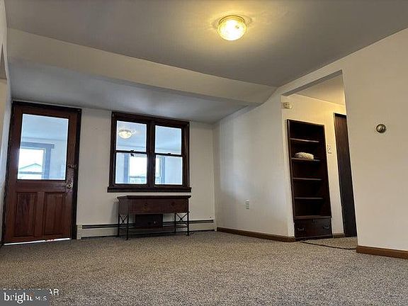 4th image of 652 E Church St #R