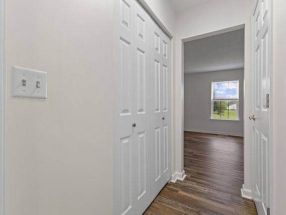 5th image of 1943 Acorn Dr