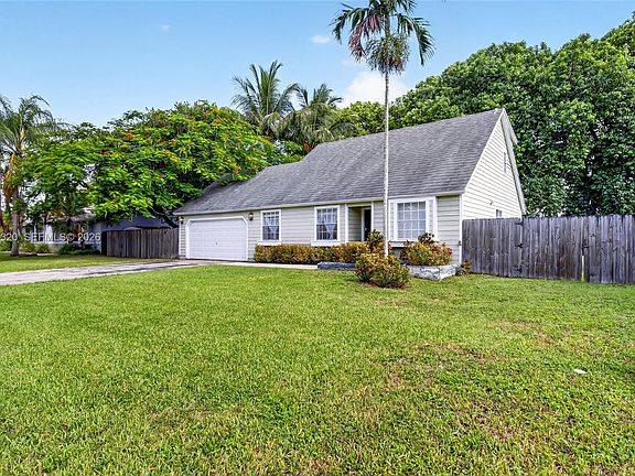 3rd image of 14843 SW 152nd Ter
