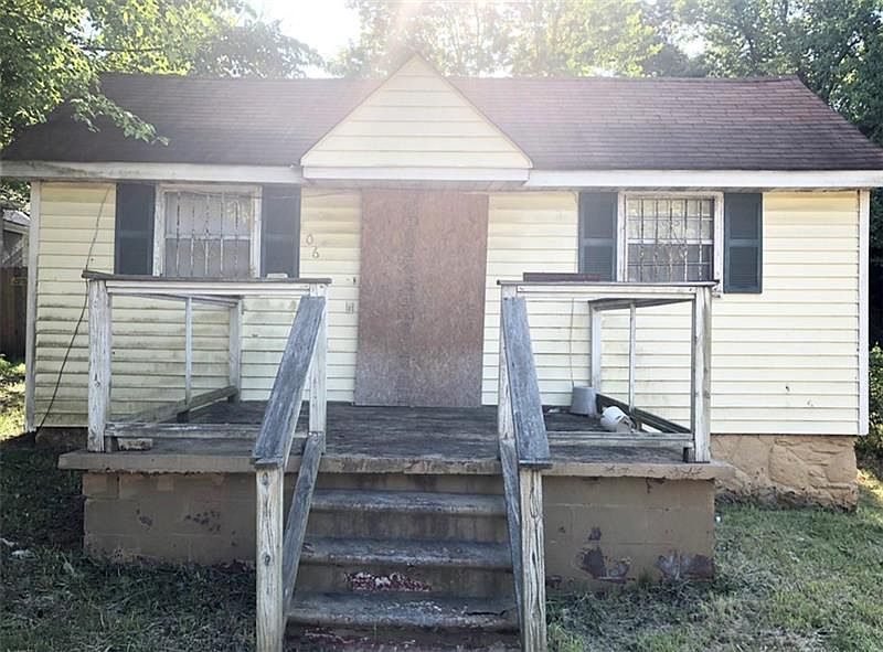 1st image of 406 Illinois Ave NW