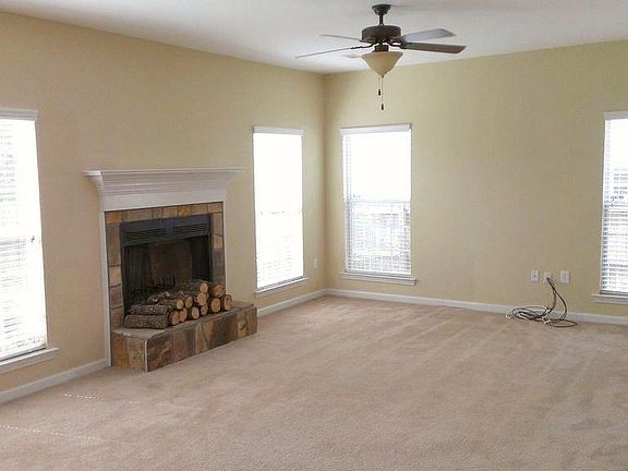 3rd image of 233 Turnbridge Cir