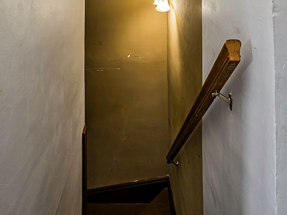 5th image of 311 E Memorial Dr