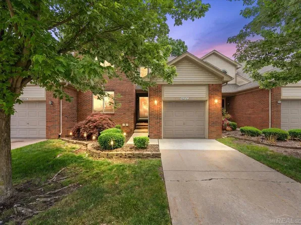 46856 Jewel Dr, Macomb, MI 48044