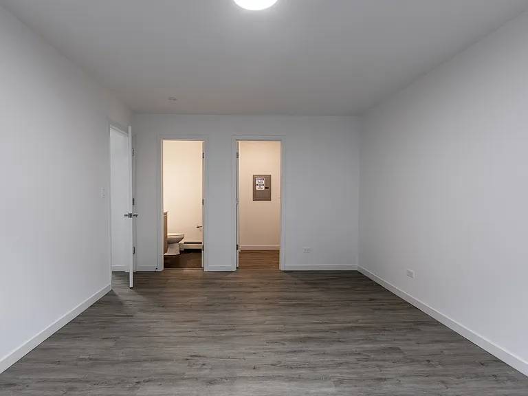 7621 N Sheridan Rd #1 — Photo 9