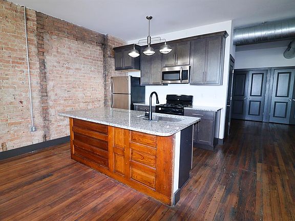 2nd image of 2611 Vine St #3