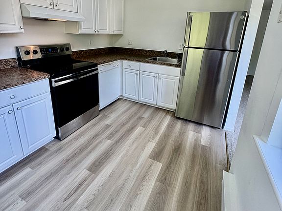 4th image of 7 Padanaram Rd #J221