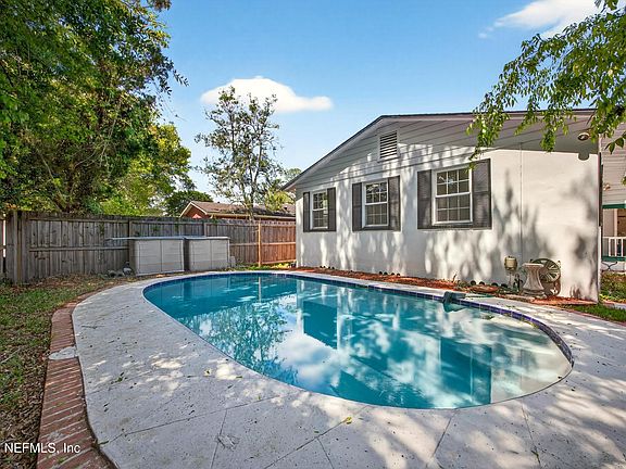 3rd image of 4220 GENOA Avenue