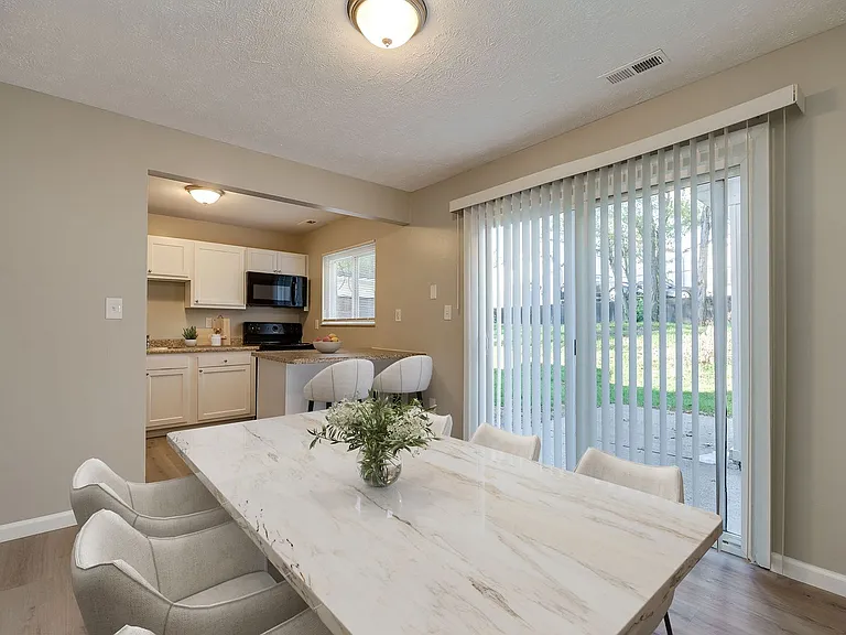 Woodmere Apartments — Photo 3