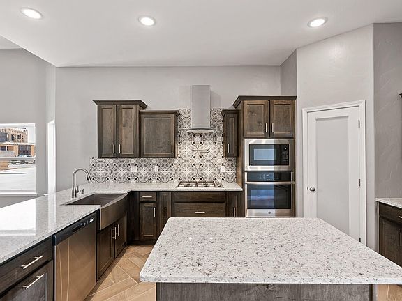 5th image of 960 Gulf Streams Ave