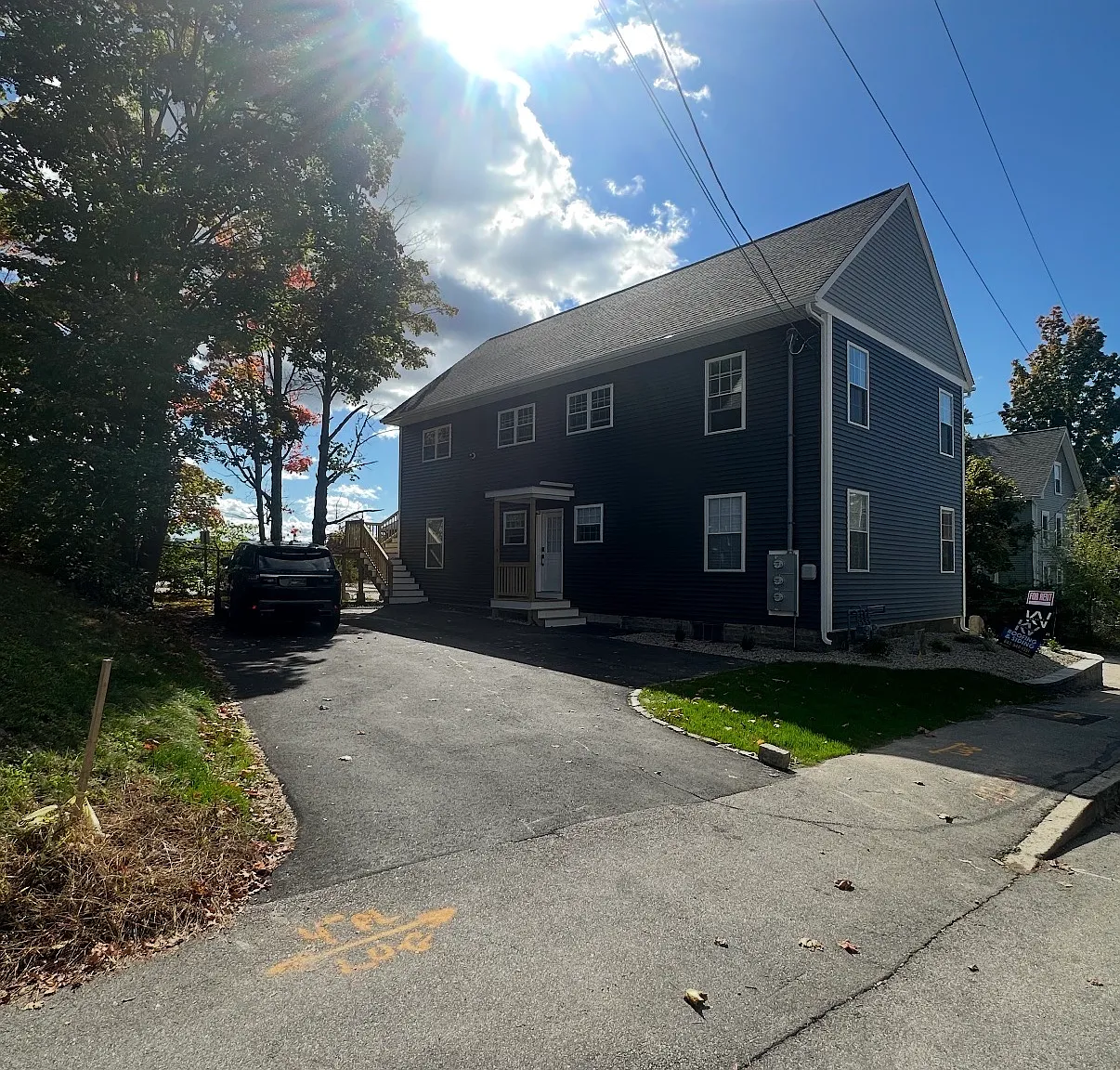 3 bed, 1035 sqft, $2,700 — Photo 1