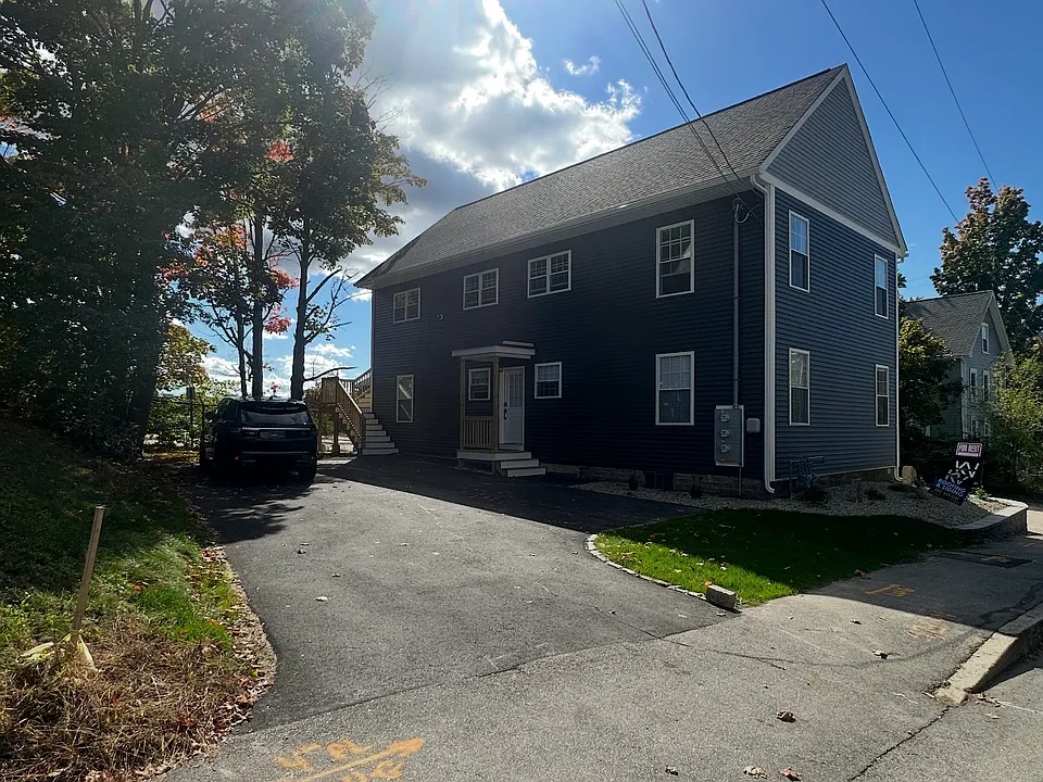 111 Warren St #2