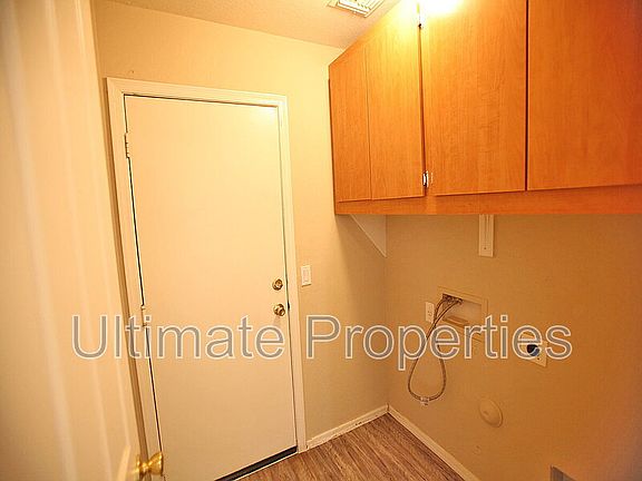 5th image of 14805 N B St