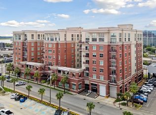 150 Bee St APT 717, Charleston, SC 29401