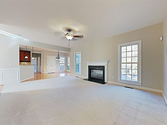 5th image of 1408 Hemlock Hill Dr