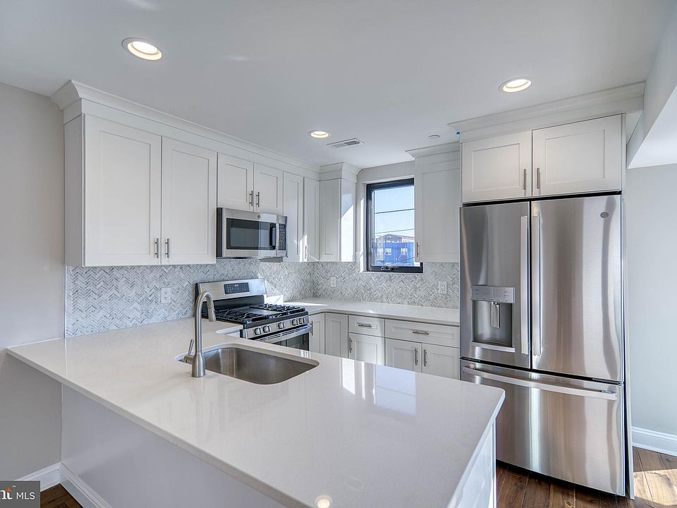 1st image of 241 W Oxford St #B