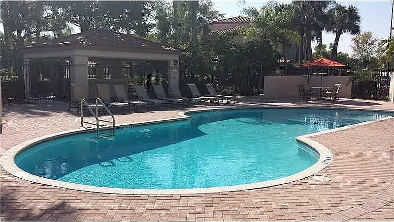 2 bed, 986 sqft, $1,995 — Photo 3