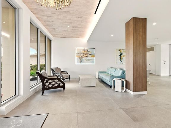 4th image of 320 Seaview Ct APT 610