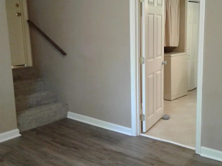 1619 Wendy Cir — Photo 12