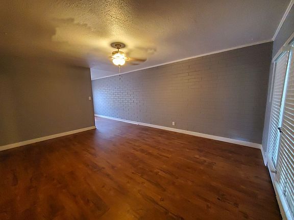 3rd image of 315 W 10th Pl #11