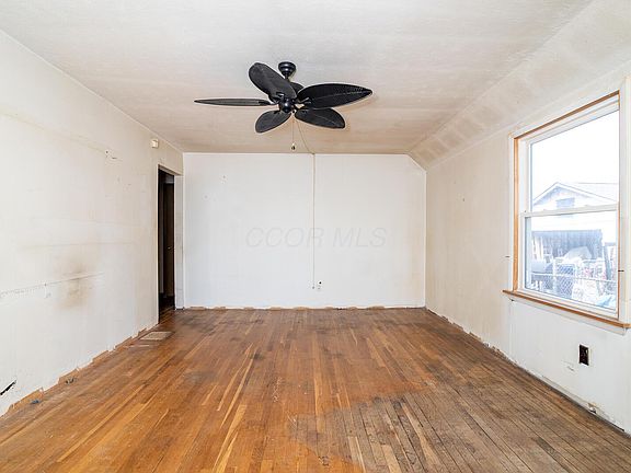 4th image of 3453 Eisenhower Rd