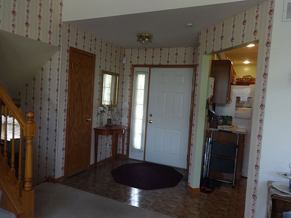 5th image of 7219 Waterman Ct