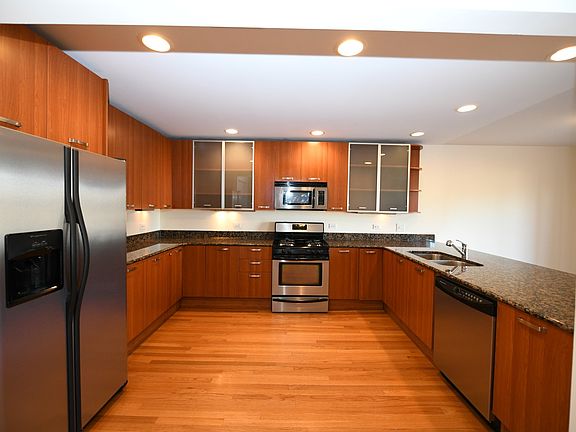 5th image of 1711 W Jarvis Ave APT 207