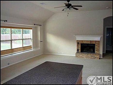 5th image of 1204 Thicket Dr
