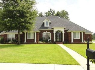 201 Rue St, Ocean Springs, MS 39564