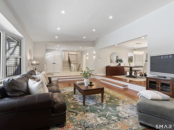 5th image of 202 Fox Ridge Road